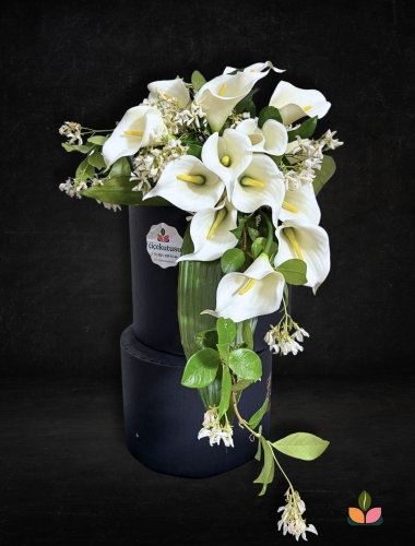 Zarif Çizgi Gala Çiçeği Gelin Buketi