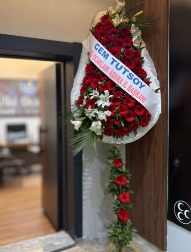 Elysian Çelenk – Zarafet ve Onurun İfadesi