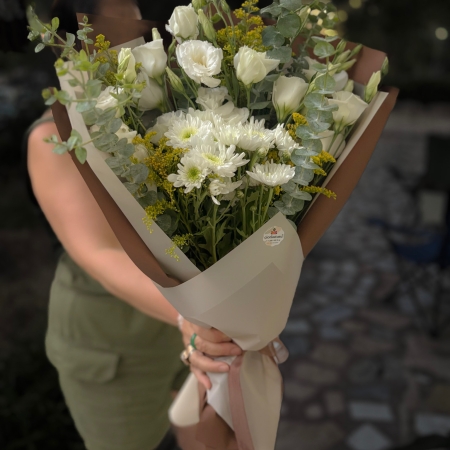 Lisyantus ve Papatya Buketi